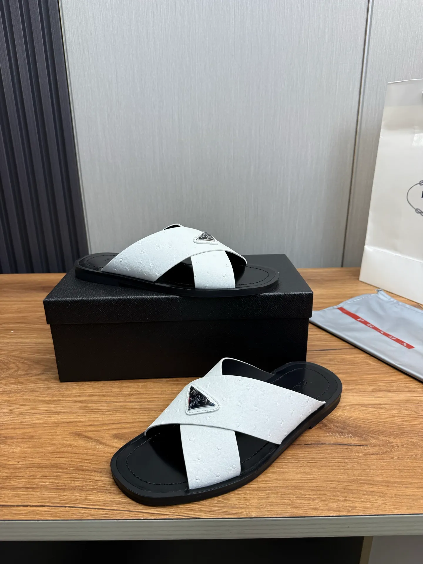 Factory price 340💰 ＰＲＡＤＡPrada - popular men's slippers hot sale 🔥 🩴Official website one to one production 38-45 sizes 45 46 🉑️Customized!